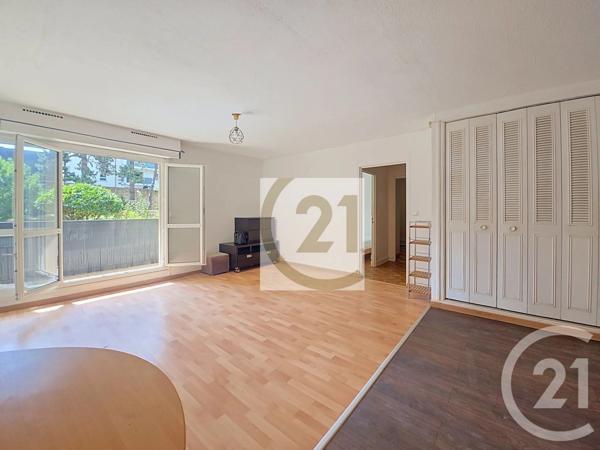 Appartement F2 à vendre  2 pièces - 47,81 m 2   IVRY SUR SEINE  - 94