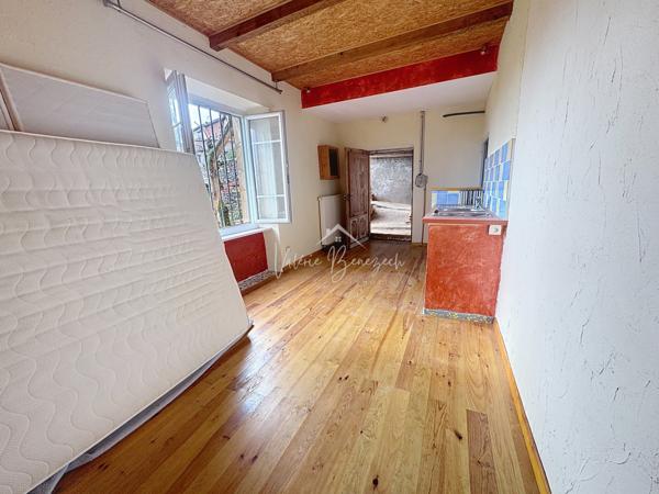 Montlaur (12400) Maison divisible en 2 logements