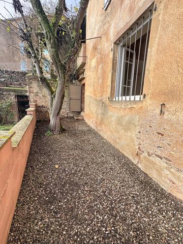 Montlaur (12400) Maison divisible en 2 logements