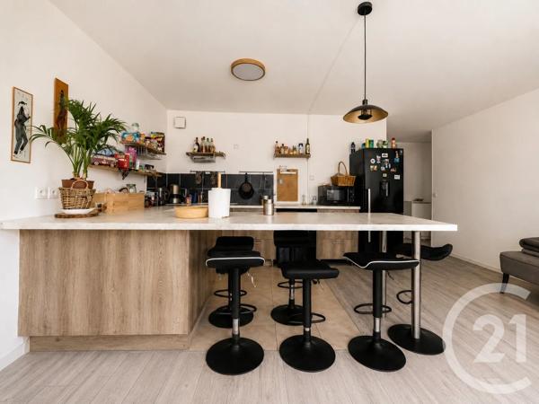Appartement à vendre  4 pièces - 79,68 m 2   LA PLAINE ST DENIS  - 93