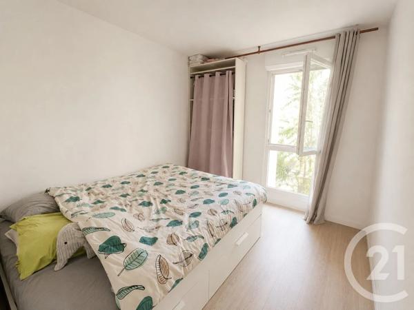 Appartement à vendre  4 pièces - 79,68 m 2   LA PLAINE ST DENIS  - 93