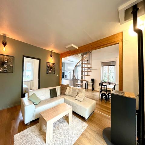 Maison
                                                                                                                                                                                                                                                                                                                        6 pièce(s)                                                                                                                                                                                                          4 chambre(s)                                                                                                                                                                                                          115  m²