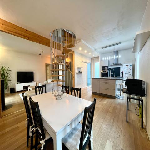 Maison
                                                                                                                                                                                                                                                                                                                        6 pièce(s)                                                                                                                                                                                                          4 chambre(s)                                                                                                                                                                                                          115  m²