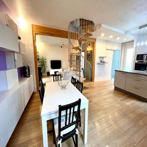 Maison
                                                                                                                                                                                                                                                                                                                        6 pièce(s)                                                                                                                                                                                                          4 chambre(s)                                                                                                                                                                                                          115  m²