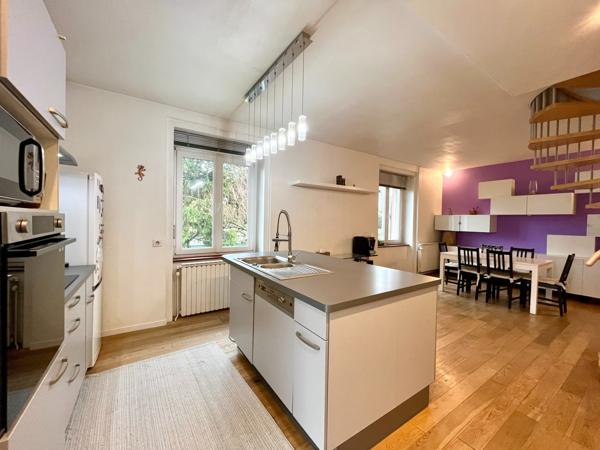 Maison
                                                                                                                                                                                                                                                                                                                        6 pièce(s)                                                                                                                                                                                                          4 chambre(s)                                                                                                                                                                                                          115  m²