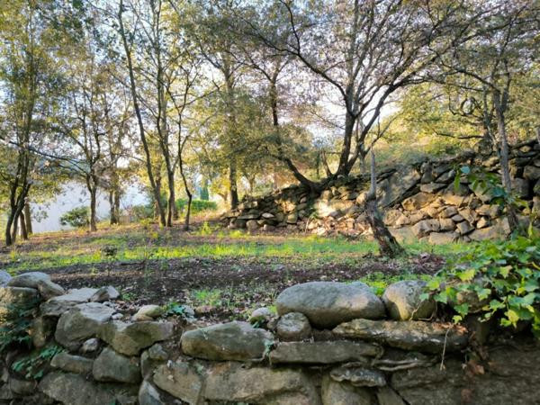 SUPERBE TERRAIN SUR 3 NIVEAUX, AU CALME, CLARA-VILLERACH (66500)