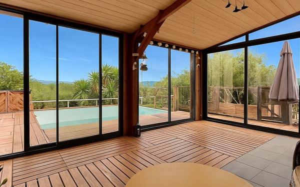 Maison à vendre    6 pièces •  Miramas