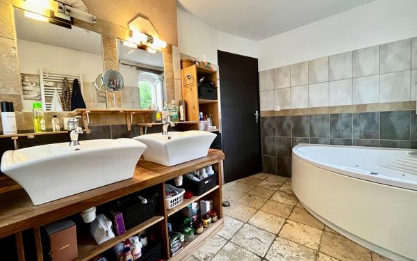 Maison à vendre    6 pièces •  Miramas