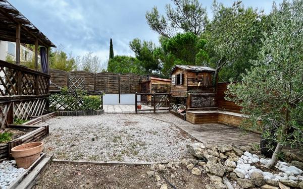 Maison à vendre    6 pièces •  Miramas