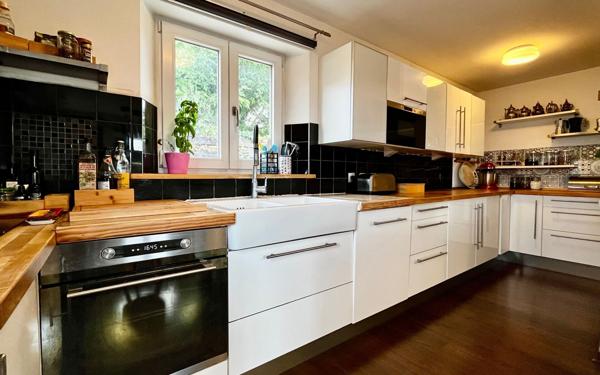 Maison à vendre    6 pièces •  Miramas