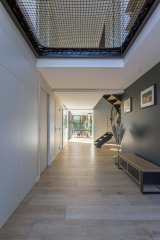 Maison contemporaine avec jardin paysagé aux Essarts