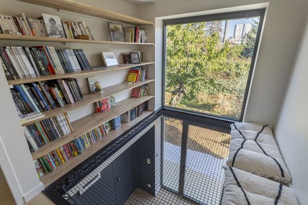 Maison contemporaine avec jardin paysagé aux Essarts