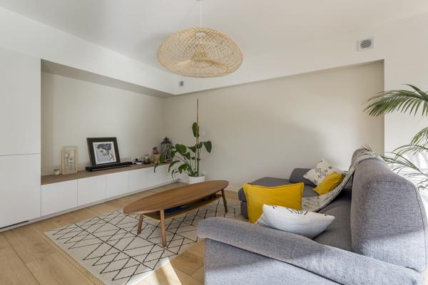 Maison contemporaine avec jardin paysagé aux Essarts
