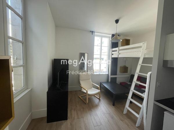 Immeuble à LA ROCHE-SUR-YON, 85000 - 454m²