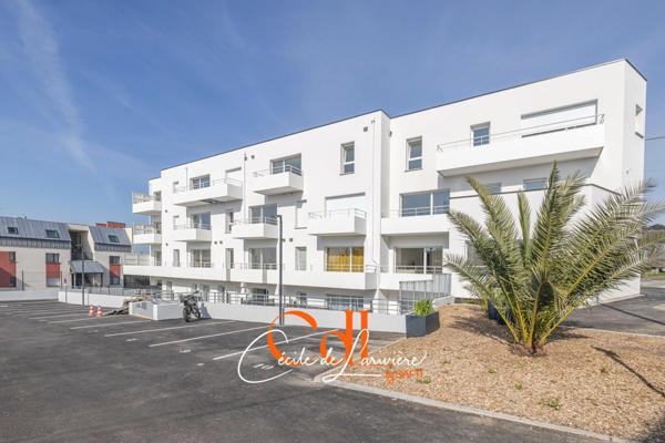 Investissement idéal, plein centre-ville et plein Sud avec terrasse et jardinet !