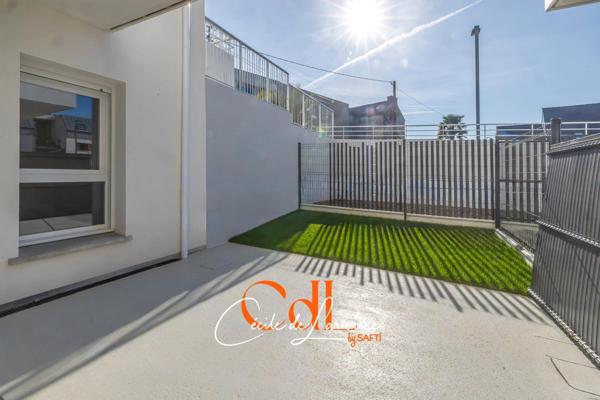 Investissement idéal, plein centre-ville et plein Sud avec terrasse et jardinet !