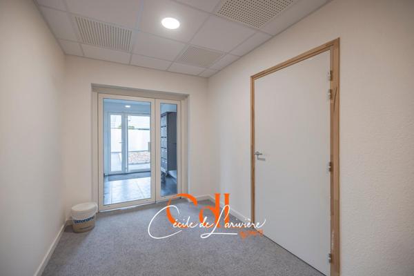 Investissement idéal, plein centre-ville et plein Sud avec terrasse et jardinet !