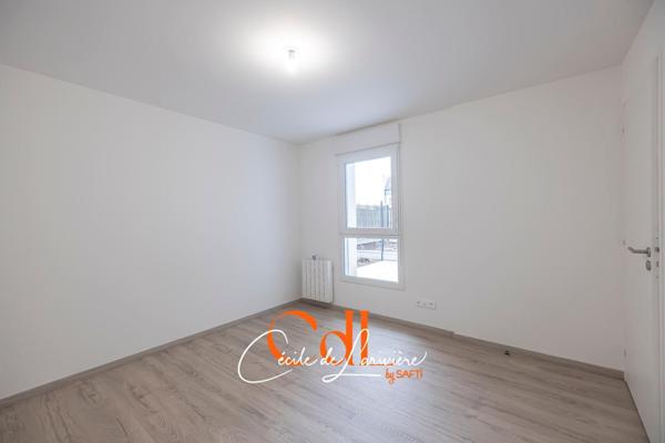 Investissement idéal, plein centre-ville et plein Sud avec terrasse et jardinet !