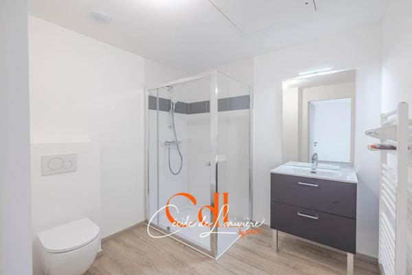 Investissement idéal, plein centre-ville et plein Sud avec terrasse et jardinet !