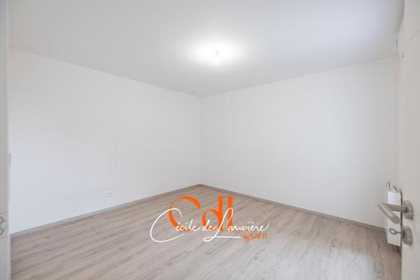 Investissement idéal, plein centre-ville et plein Sud avec terrasse et jardinet !