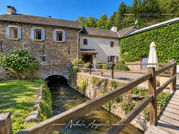 ANCIEN MOULIN DU XVe SIÈCLE – ENVIRON 200 M² – HÉBERGEMENT INDÉPENDANT – TROIS GRANGES – PLUS DE 20 HECTARES