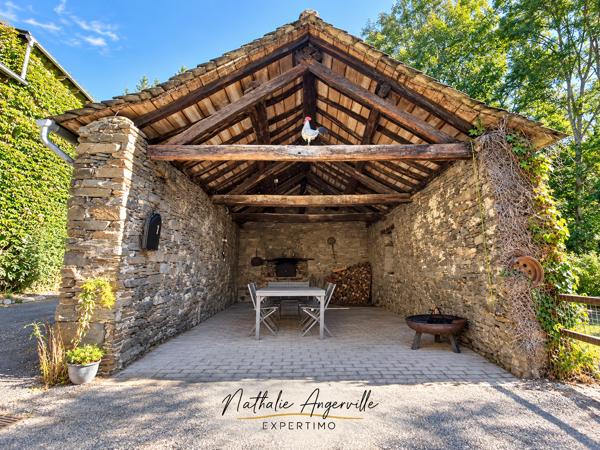 ANCIEN MOULIN DU XVe SIÈCLE – ENVIRON 200 M² – HÉBERGEMENT INDÉPENDANT – TROIS GRANGES – PLUS DE 20 HECTARES