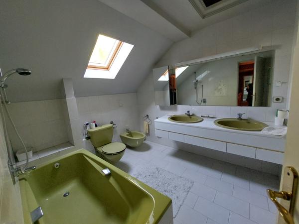 Ormesson-sur-Marne (94490) MAISON FAMILIALE avec 3 chambres, sous-sol total avec garage et jardin