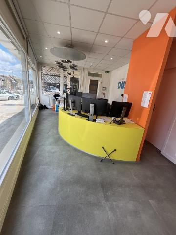 LOCAUX COMMERCIAUX DOLE en copropriété
