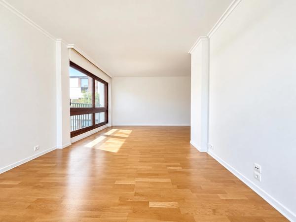Appartement à vendre 4 pièces LE CHESNAY (78)100m²-3 chambres-Loggia-Balcon-Parking-cave