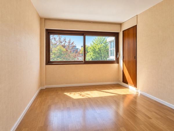 Appartement à vendre 4 pièces LE CHESNAY (78)100m²-3 chambres-Loggia-Balcon-Parking-cave