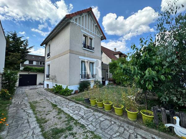 Saint-Maur-des-Fossés (94100) Maison familiale avec sous-sol total, garage et jardin