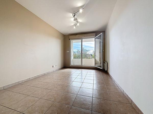 Appartement Marseille 2 pièce(s) 40.66 m2 avec garage fermé et place parking privatif terrasse