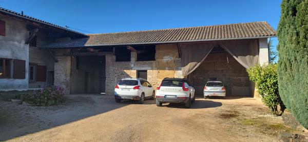 à vendre Proche CHATILLON-SUR-CHALARONNE, maison de 161 M2 P5 avec dépendances