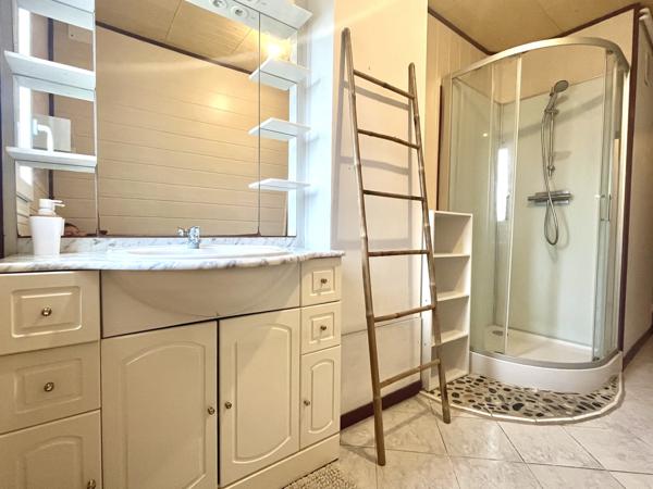 Quimper (29000) Appartement T5 Meublé de 96 m² avec Loggia et double balcon - Chauffage collectif inclus