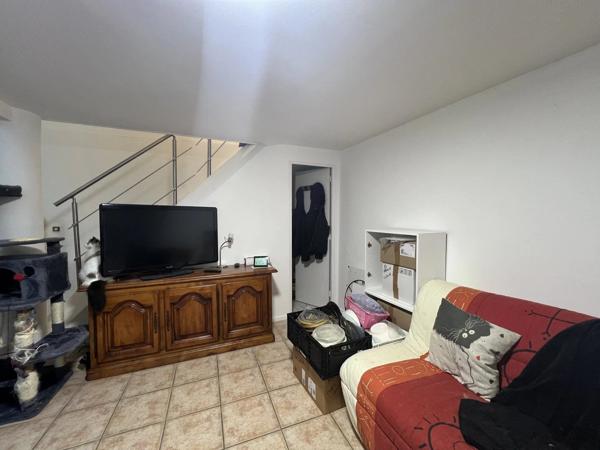 Location                                                      Appartement
                        
                     2 pièces                      41 m2                     à Chaumes-en-Brie