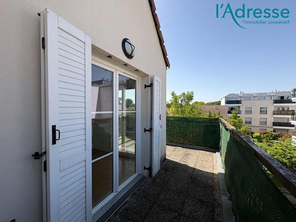 Appartement Emerainville 3 pièces + deux places de parking en SOUS-SOL