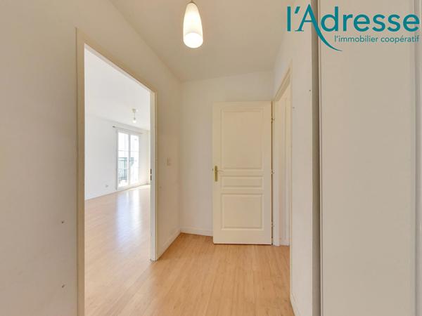 Appartement Emerainville 3 pièces + deux places de parking en SOUS-SOL