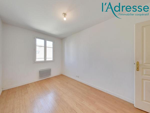 Appartement Emerainville 3 pièces + deux places de parking en SOUS-SOL
