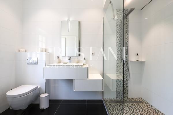 LARREISTA – Superbe Ferme Basque Rénovée avec Piscine et Vue Panoramique – 14 PERSONNES, BRISCOUS