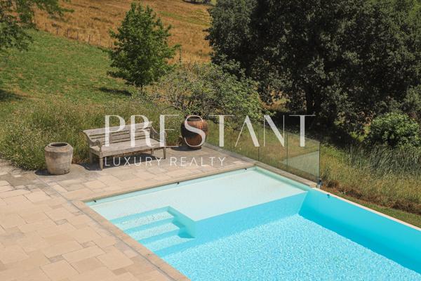 LARREISTA – Superbe Ferme Basque Rénovée avec Piscine et Vue Panoramique – 14 PERSONNES, BRISCOUS