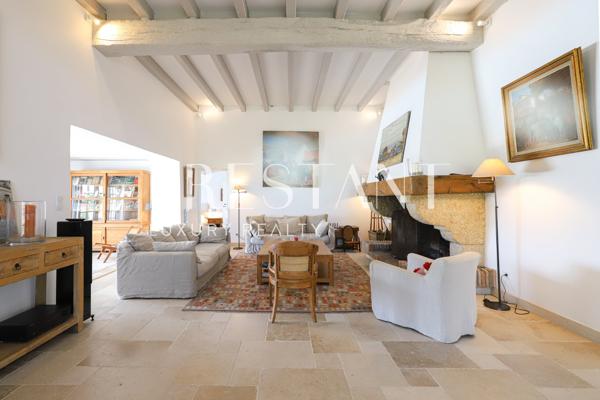 LARREISTA – Superbe Ferme Basque Rénovée avec Piscine et Vue Panoramique – 14 PERSONNES, BRISCOUS