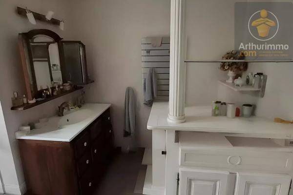 Vente                                                      Immeuble
                        
                     7 pièces                      233 m2                     à Avaray