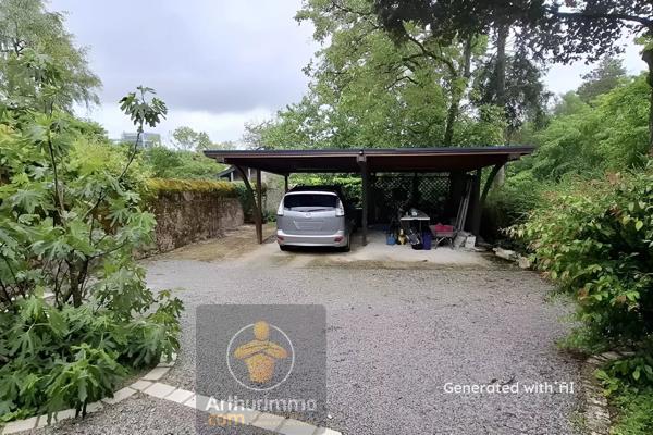 Vente                                                      Immeuble
                        
                     7 pièces                      233 m2                     à Avaray