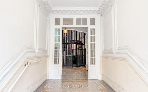 Appartement à vendre    1 pièce • 24,09 m2 Nice