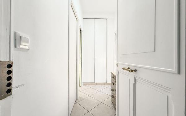 Appartement à vendre    1 pièce • 24,09 m2 Nice