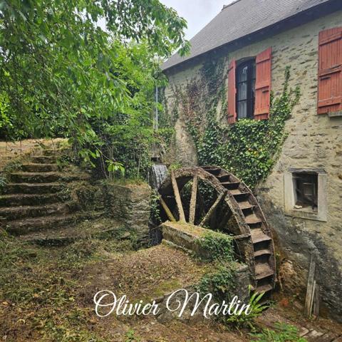 Moulin du XVIIIe siècle dans un écrin de nature préservée