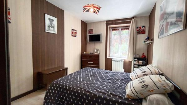 Longère de plain - pied  rénovée 7 pièces de 126 m2 avec sa piscine et son superbe terrain extérieur à 10 mn de Le Mans secteur Sud Sarthe