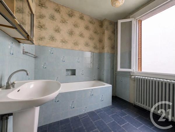 Maison à vendre  4 pièces - 78,46 m 2   SURESNES  - 92