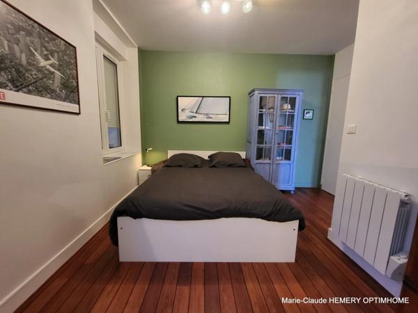 Dinard centre, Appartement T5 de 1ère ligne en pleine vue mer avec jardin et accès à la promenade du Clair de Lune