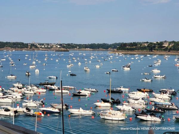 Dinard centre, Appartement T5 de 1ère ligne en pleine vue mer avec jardin et accès à la promenade du Clair de Lune